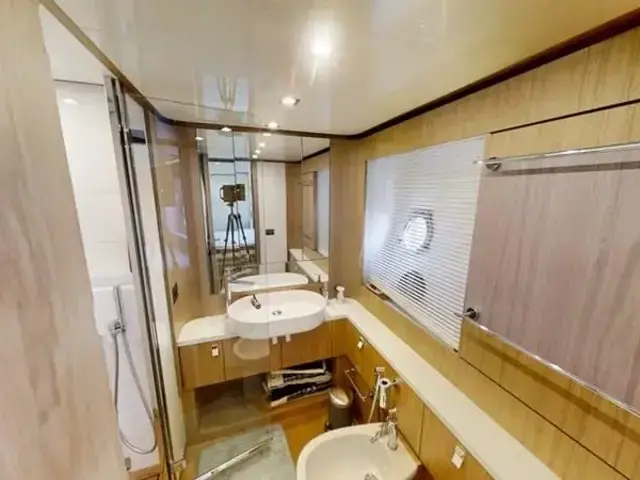 Ferretti Yachts 960