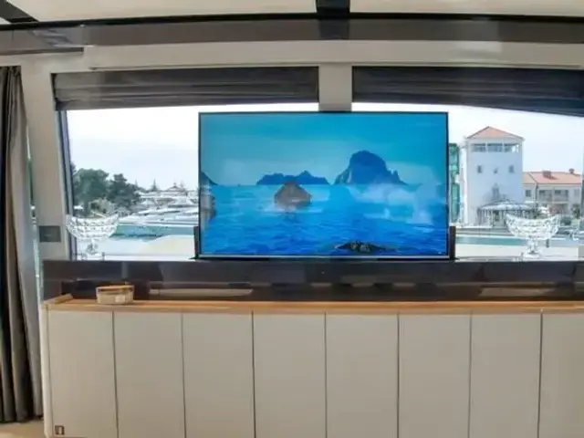 Ferretti Yachts 960