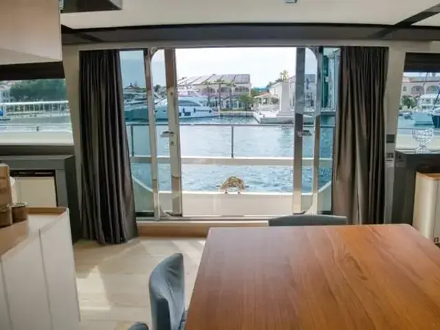 Ferretti Yachts 960