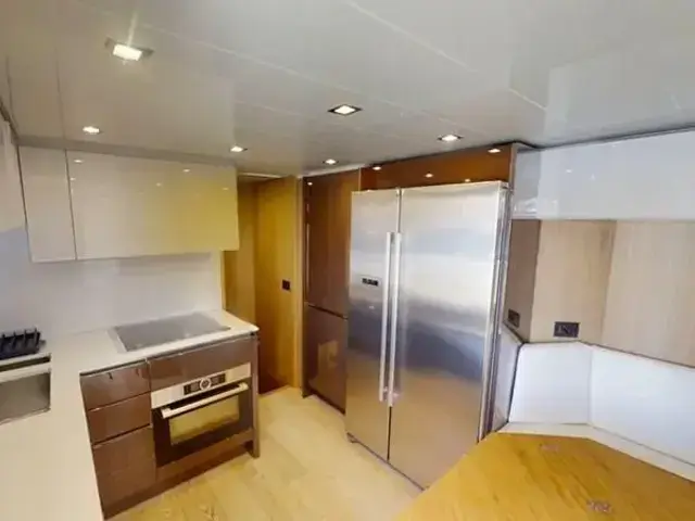 Ferretti Yachts 960