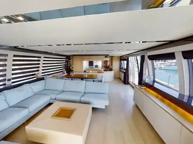 Ferretti Yachts 960