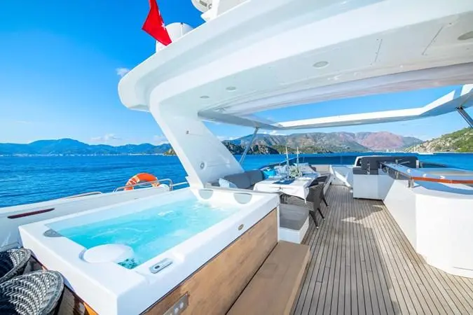 2016 Azimut hubo