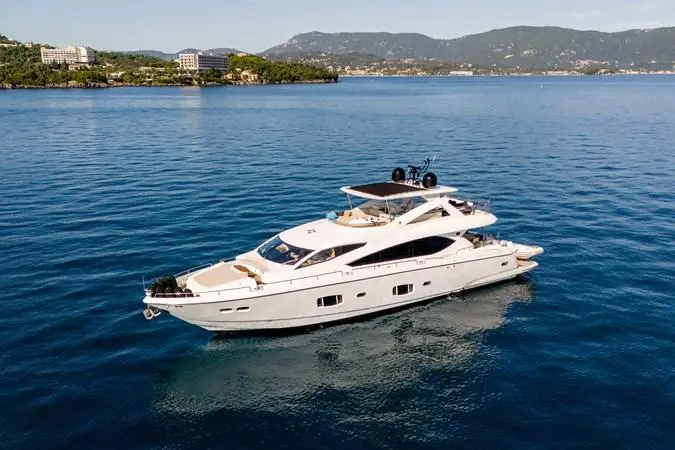 2011 Sunseeker shine r