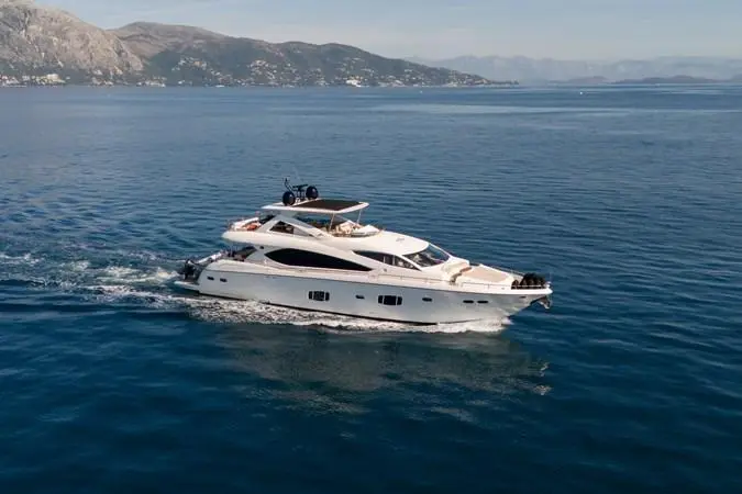 2011 Sunseeker shine r