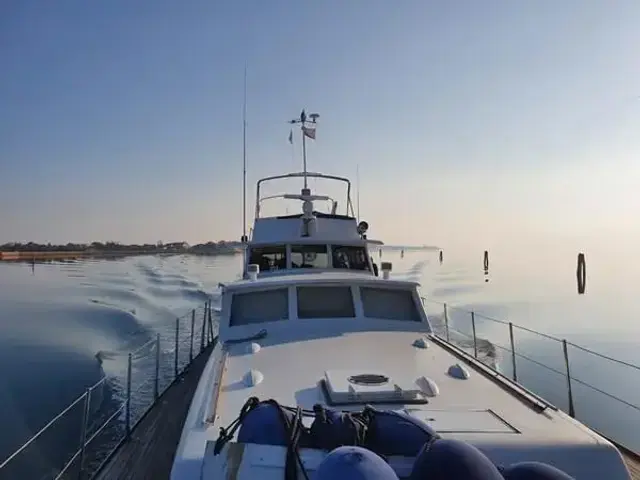 Chantier de L'Esterel LA BOUFFONNE