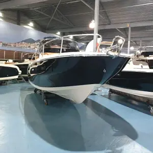 2022 Invictus yachts Invictus 250 CX met Volvo Penta V6 280 pk AANBIEDING!