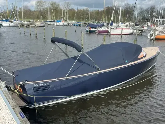 Admiral 28