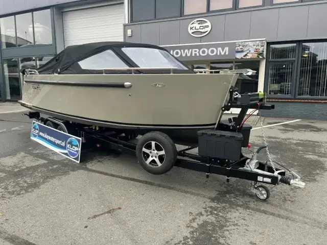 Maxima Boats 730I met Vetus 52 pk dieselmotor van bouwjaar 2021 op voorraad!