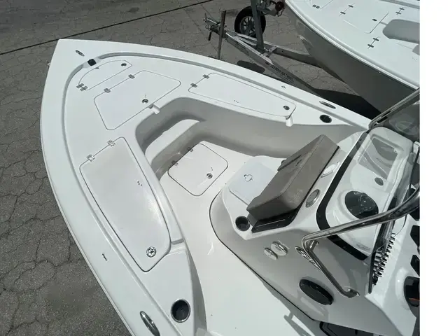 Sea Pro 210 DLX BAY