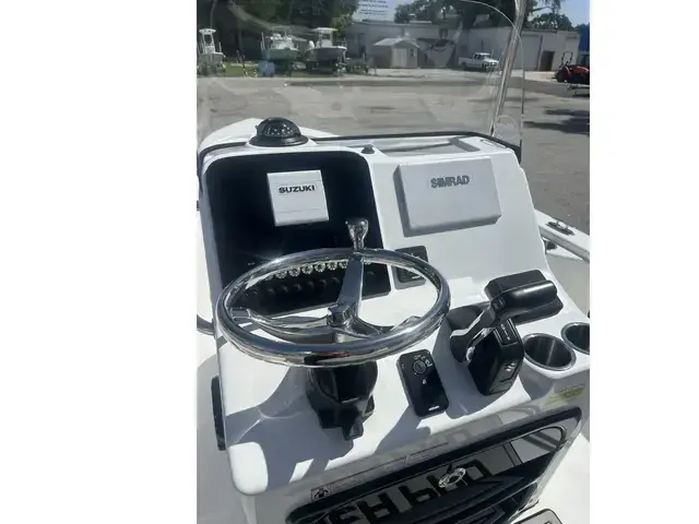 Sea Pro 210 DLX BAY