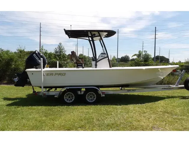 Sea Pro 230 DLX BAY