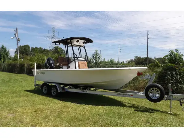 Sea Pro 230 DLX BAY