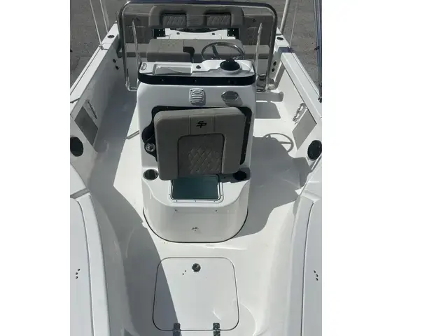 Sea Pro 210 DLX BAY