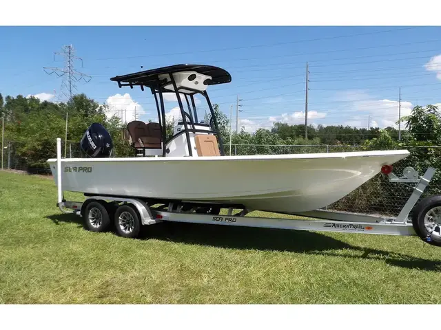 Sea Pro 230 DLX BAY