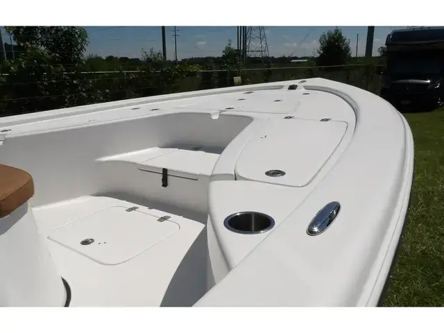 Sea Pro 230 DLX BAY