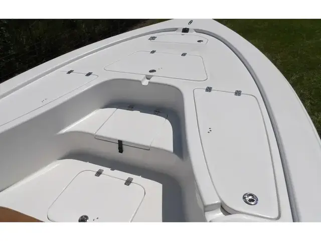 Sea Pro 230 DLX BAY