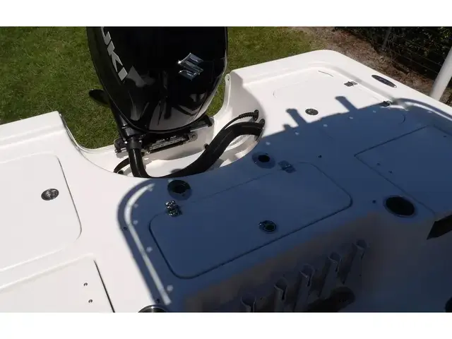 Sea Pro 230 DLX BAY