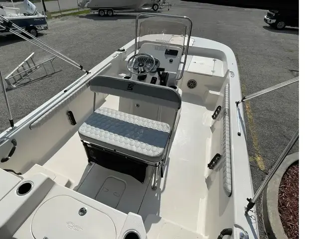 Carolina Skiff 17ls