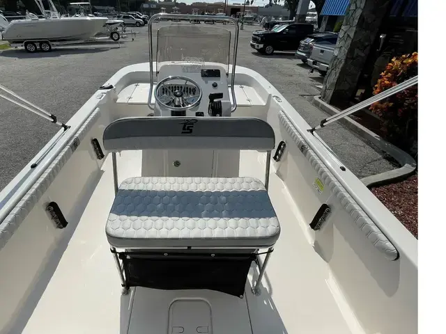 Carolina Skiff 17ls