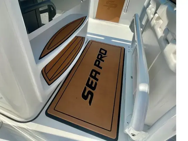 Sea Pro 250 DLX BAY