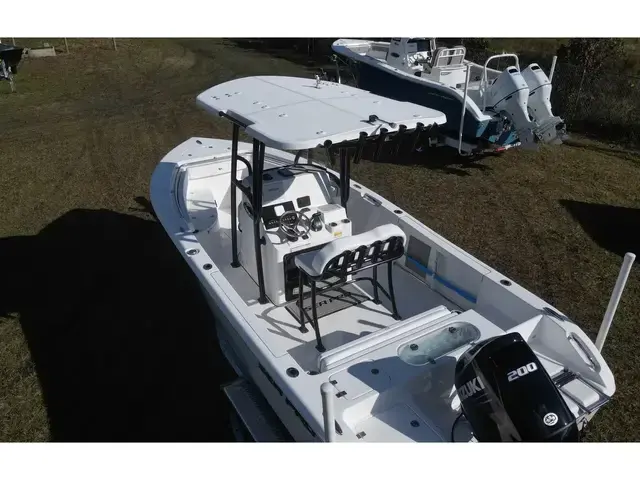 Sea Pro 222 Deep-V