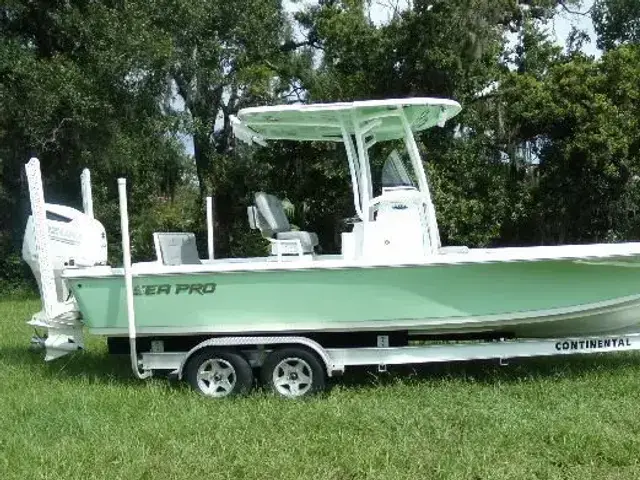 Sea Pro 248 DLX Bay