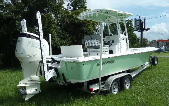 2020 Sea Pro 248 dlx bay