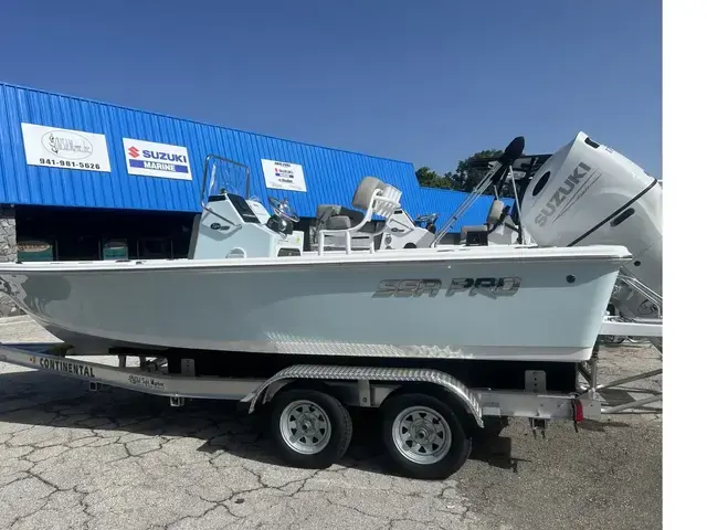 Sea Pro 210 DLX BAY