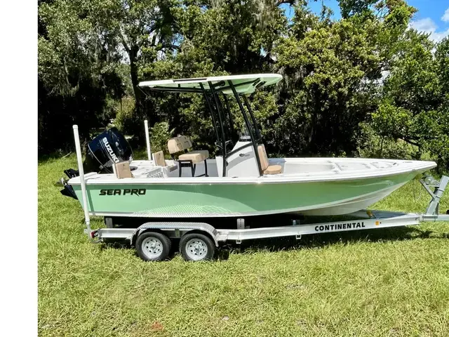 Sea Pro 210 DLX BAY