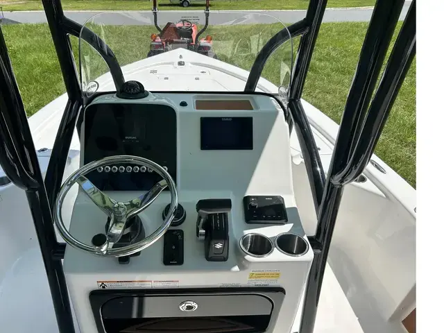 Sea Pro 210 DLX BAY