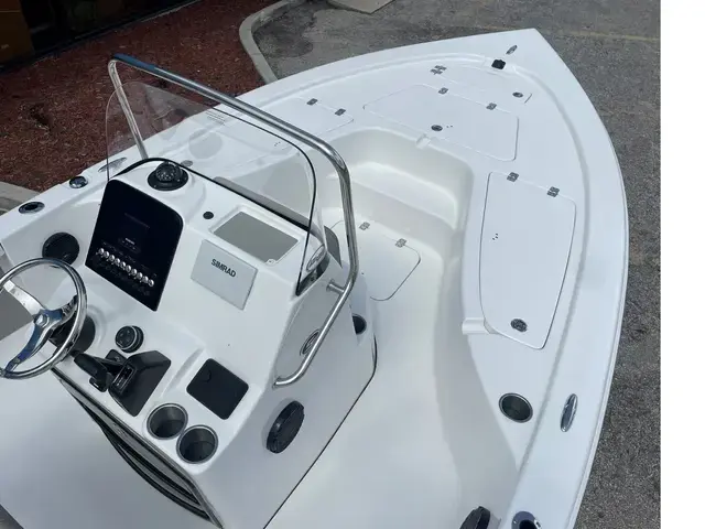 Sea Pro 210 DLX BAY