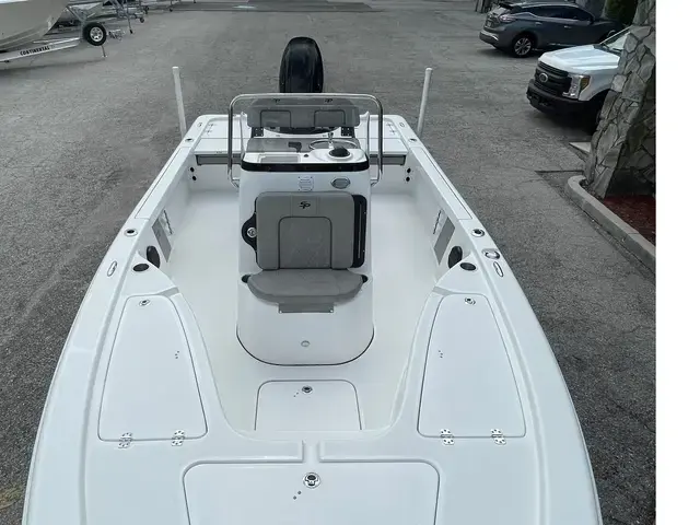 Sea Pro 210 DLX BAY