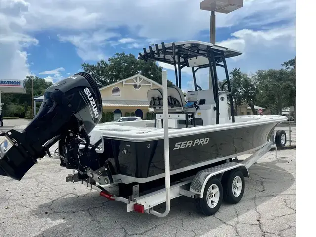 Sea Pro 250 DLX BAY