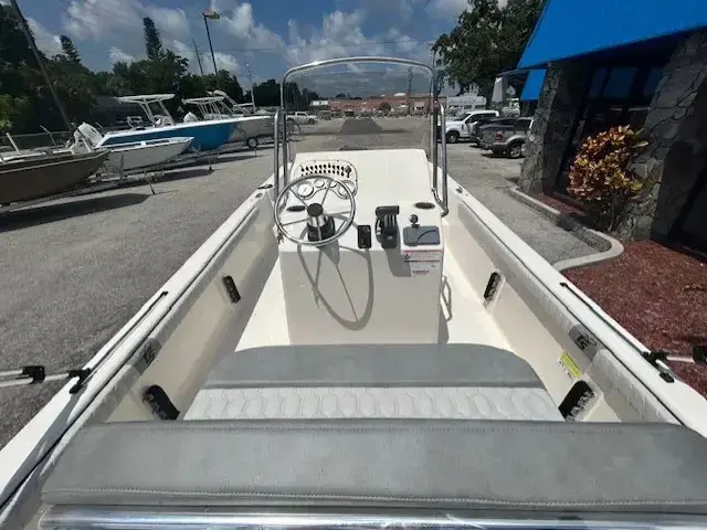 Carolina Skiff 23LS