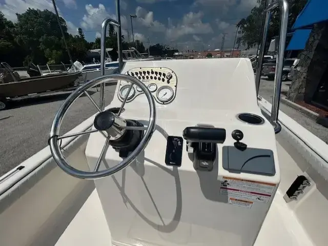 Carolina Skiff 23LS