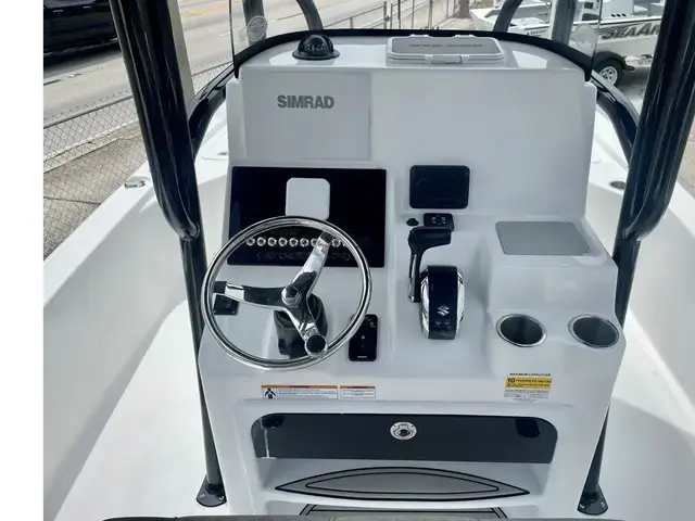 Sea Pro 250 DLX BAY