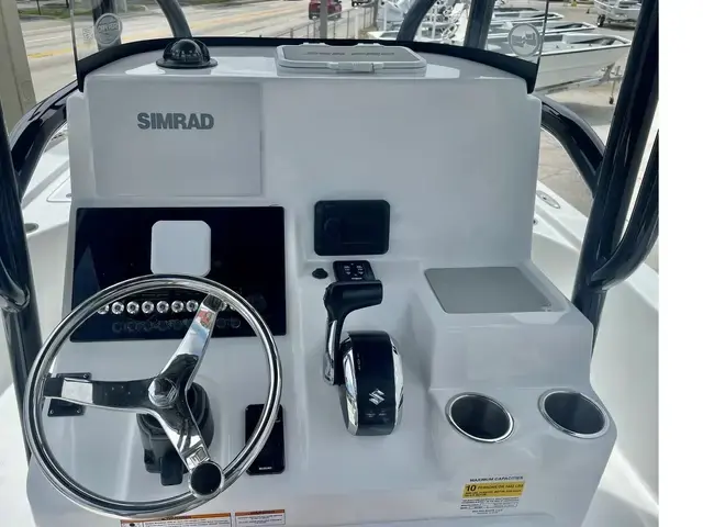 Sea Pro 250 DLX BAY