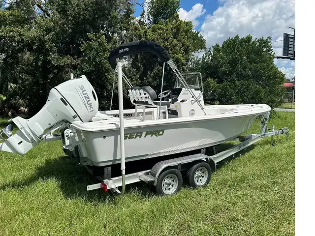 Sea Pro 210 DLX BAY