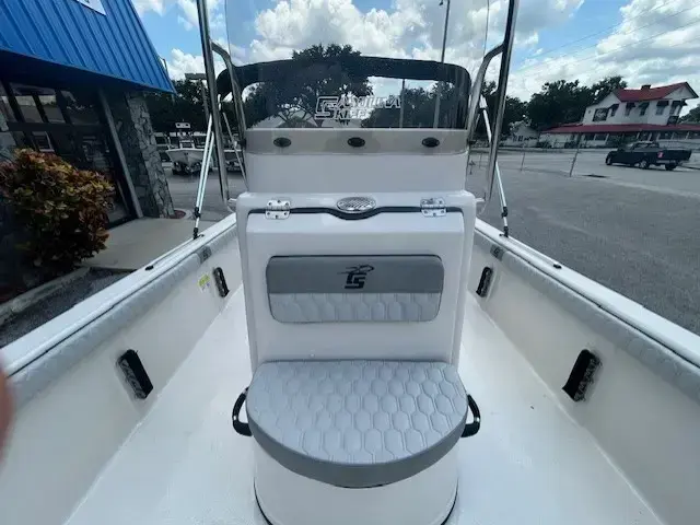 Carolina Skiff 23LS