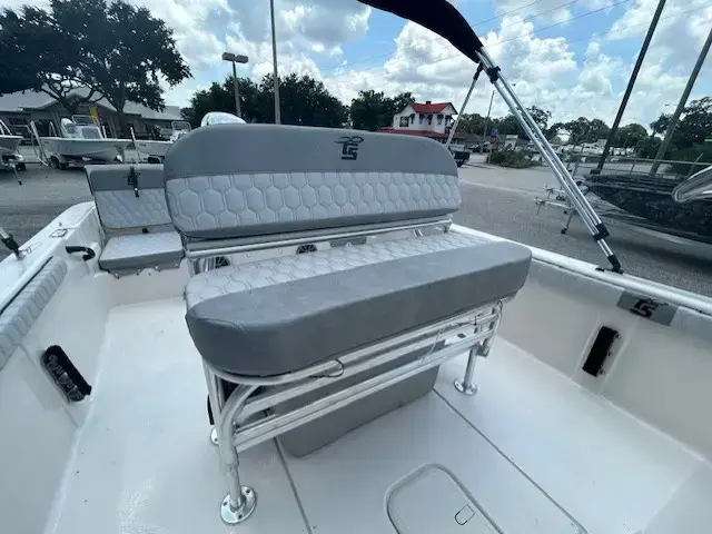 Carolina Skiff 23LS