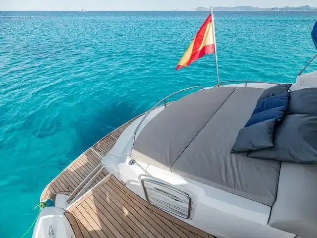 Sunseeker Portofino 53