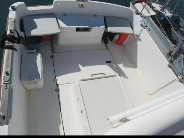 Beneteau Antares 620 Fishing