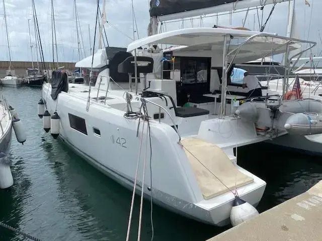 Lagoon 42