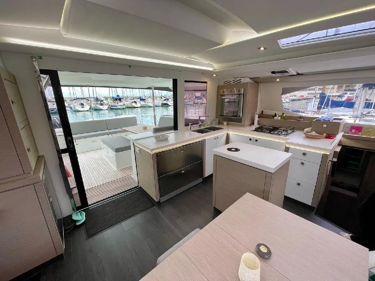 2020 Fountaine Pajot saona 47