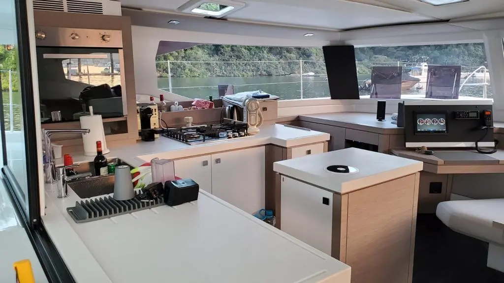 2020 Fountaine Pajot saona 47