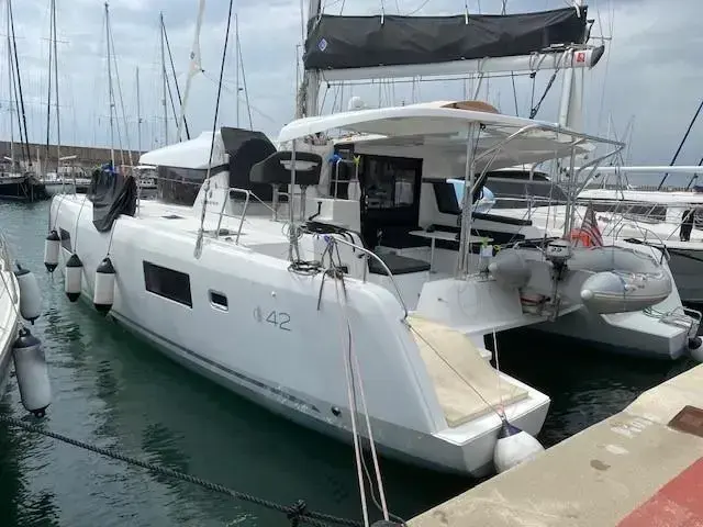 Lagoon 42