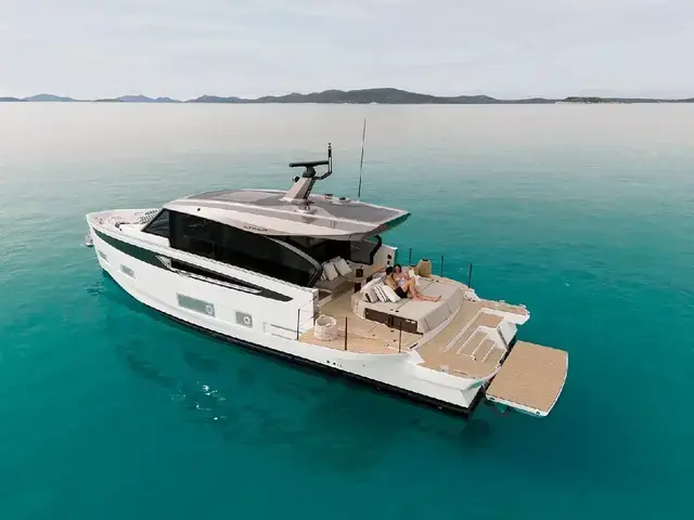 Azimut Seadeck 6