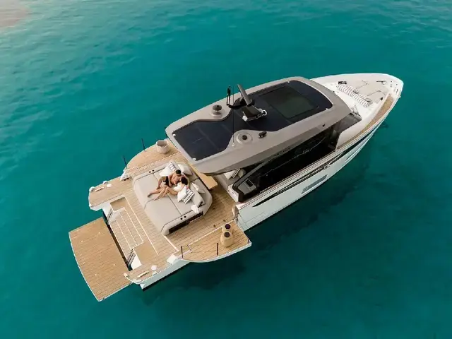 Azimut Seadeck 6