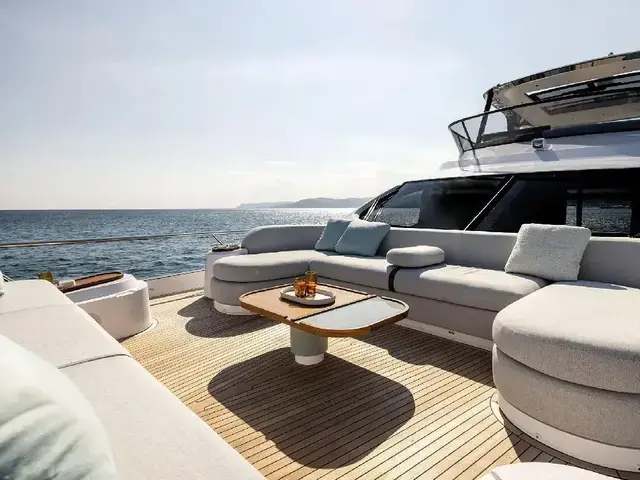 Azimut Fly 72