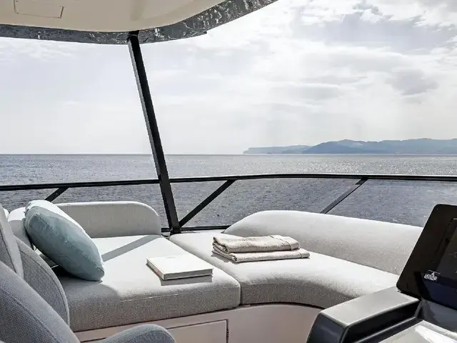 Azimut Fly 72